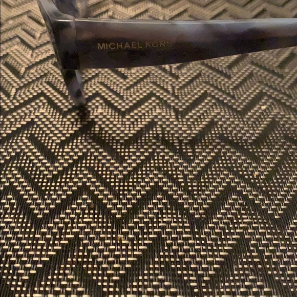 New - Picture 2 of 4